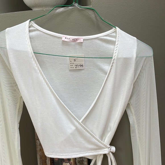 Blue Blush off white top Small - Picture 1 of 9